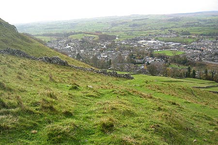 The descent into Settle from Attermire