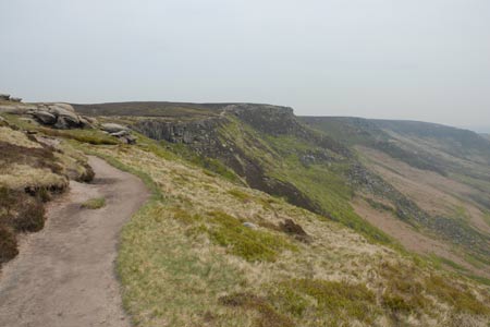 The edge path of Kinder near the top of Grindsbrook