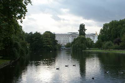 Buckingham Palace from St.James's Park