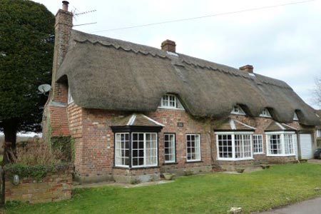 Thatched cottage in Ashmansworth