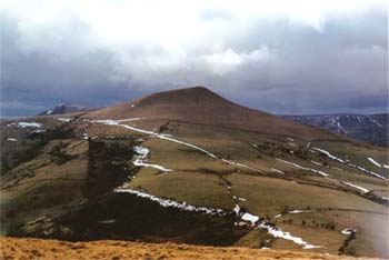 Win Hill seen from Lose Hill