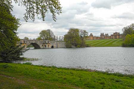 The Grand Bridge and Blenheim Palace
