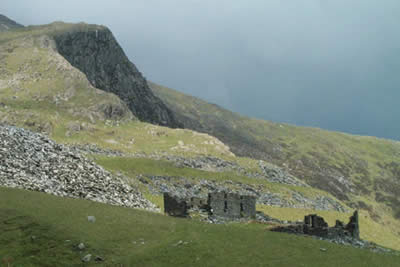 The slopes of Y Lliwedd with mine ruins